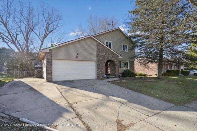 2413 Beacon Hill Drive, Lansing, MI 48906