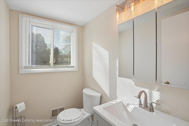 2413 Beacon Hill Drive, Lansing, MI 48906