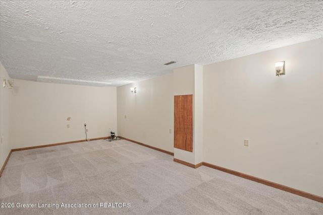 2413 Beacon Hill Drive, Lansing, MI 48906