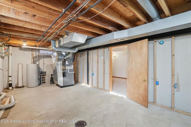 2413 Beacon Hill Drive, Lansing, MI 48906