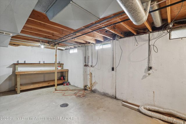 2413 Beacon Hill Drive, Lansing, MI 48906