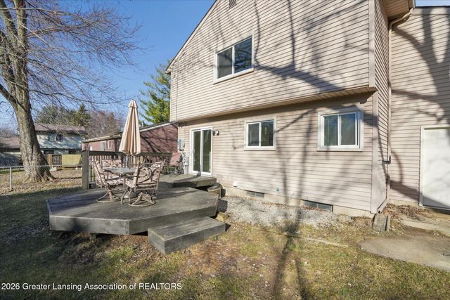 2413 Beacon Hill Drive, Lansing, MI 48906