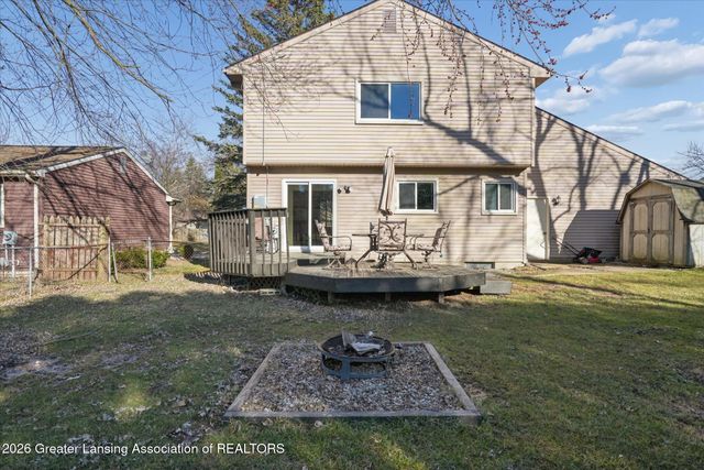 2413 Beacon Hill Drive, Lansing, MI 48906