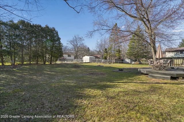 2413 Beacon Hill Drive, Lansing, MI 48906