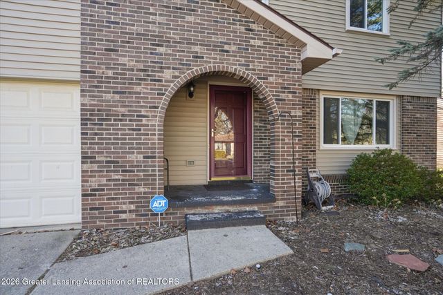 2413 Beacon Hill Drive, Lansing, MI 48906