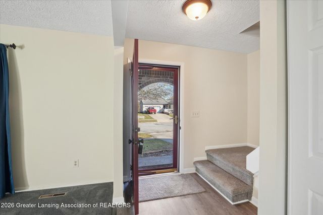 2413 Beacon Hill Drive, Lansing, MI 48906