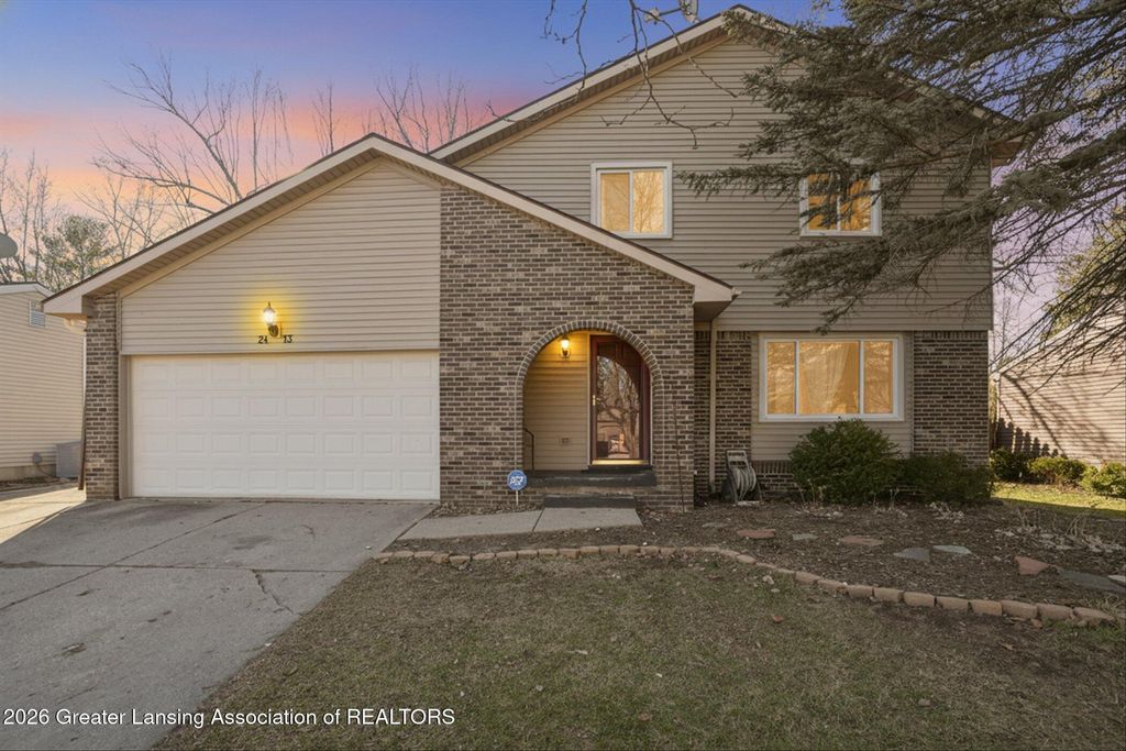 2413 Beacon Hill Drive, Lansing, MI 48906