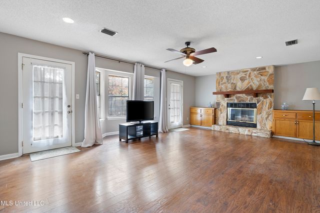 831 Graveline Road, Gautier, MS 39553