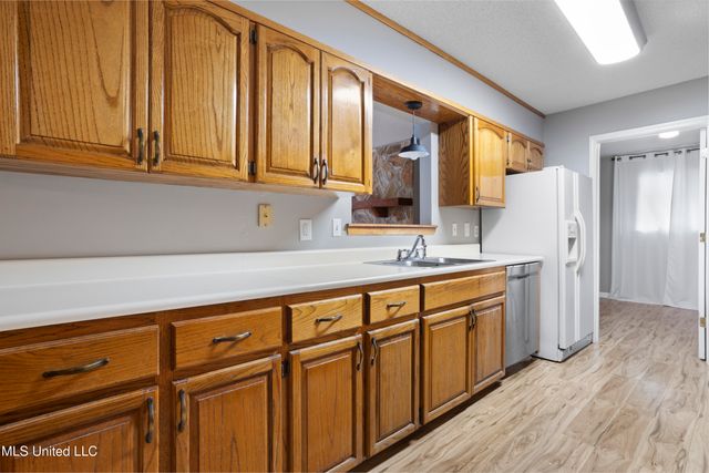 831 Graveline Road, Gautier, MS 39553