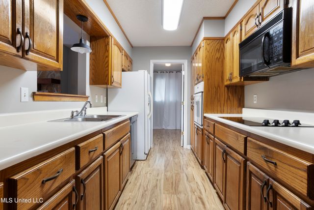 831 Graveline Road, Gautier, MS 39553