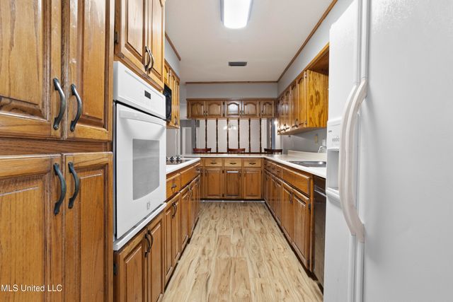 831 Graveline Road, Gautier, MS 39553