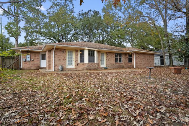 831 Graveline Road, Gautier, MS 39553