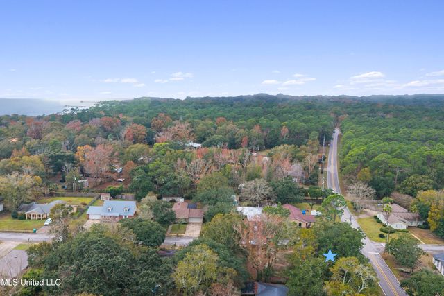 831 Graveline Road, Gautier, MS 39553