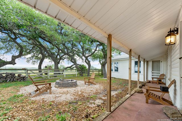 10801 County Road 116, Kenedy, TX 78119