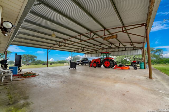 10801 County Road 116, Kenedy, TX 78119
