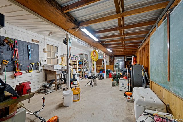 10801 County Road 116, Kenedy, TX 78119