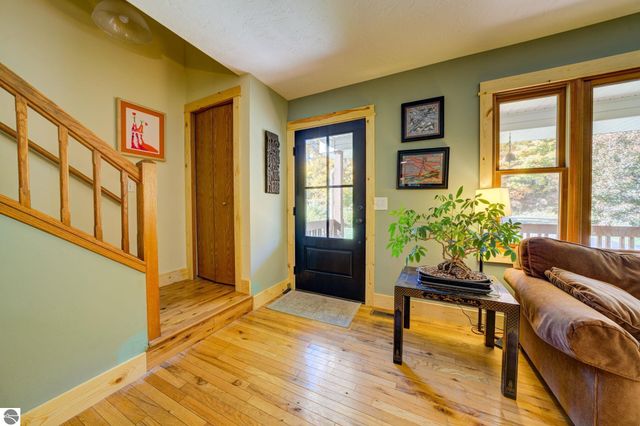 9144 E Hoxie Road, Cedar, MI 49621