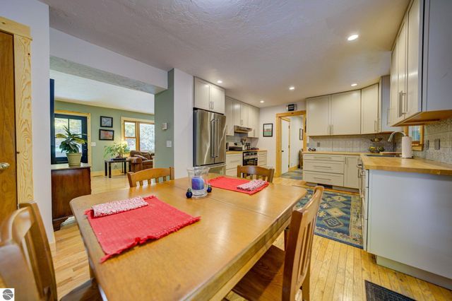 9144 E Hoxie Road, Cedar, MI 49621