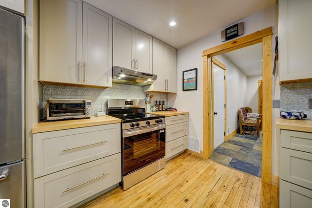 9144 E Hoxie Road, Cedar, MI 49621