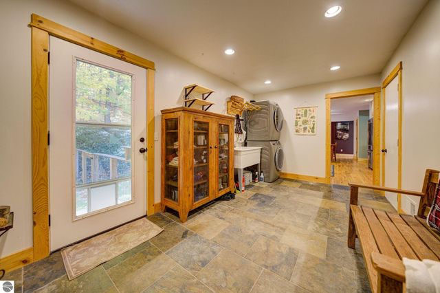 9144 E Hoxie Road, Cedar, MI 49621