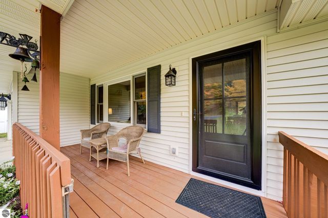 9144 E Hoxie Road, Cedar, MI 49621