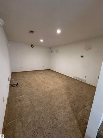 9144 E Hoxie Road, Cedar, MI 49621