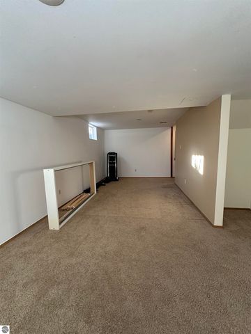 9144 E Hoxie Road, Cedar, MI 49621