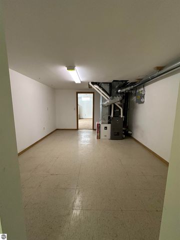 9144 E Hoxie Road, Cedar, MI 49621