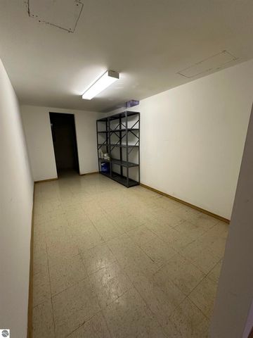 9144 E Hoxie Road, Cedar, MI 49621