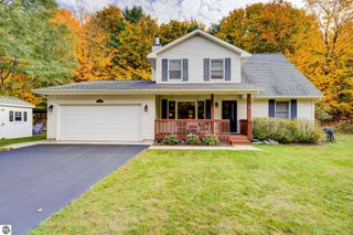 9144 E Hoxie Road, Cedar, MI 49621