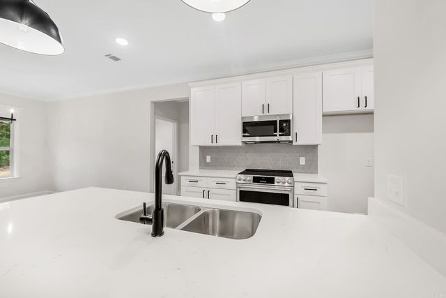 13 Wolfsbridge Loop, Cabot, AR 72023