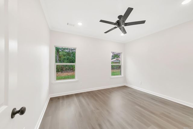 13 Wolfsbridge Loop, Cabot, AR 72023