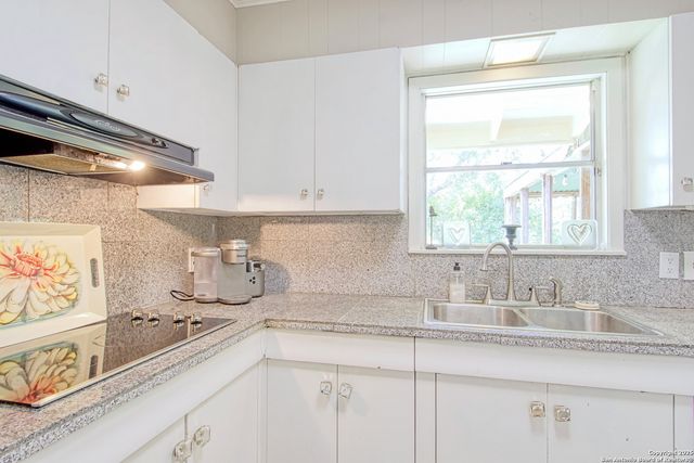 8715 Oak Ledge, San Antonio, TX 78217