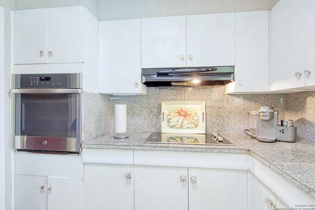 8715 Oak Ledge, San Antonio, TX 78217