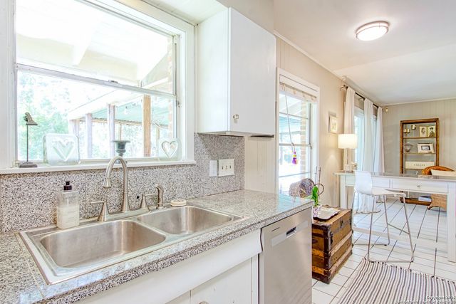 8715 Oak Ledge, San Antonio, TX 78217