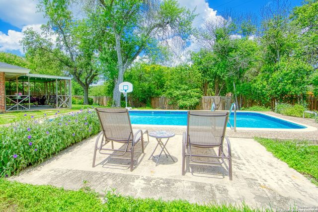 8715 Oak Ledge, San Antonio, TX 78217
