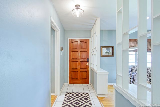 8715 Oak Ledge, San Antonio, TX 78217