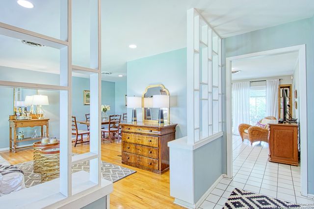 8715 Oak Ledge, San Antonio, TX 78217