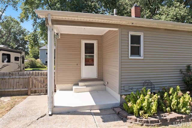 2911 Fredericka Street, Belleville, IL 62226