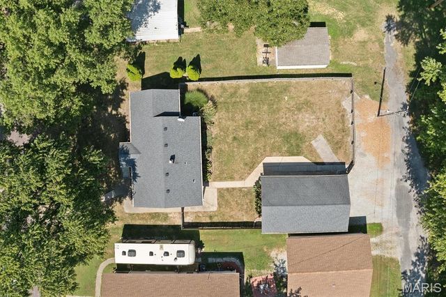 2911 Fredericka Street, Belleville, IL 62226