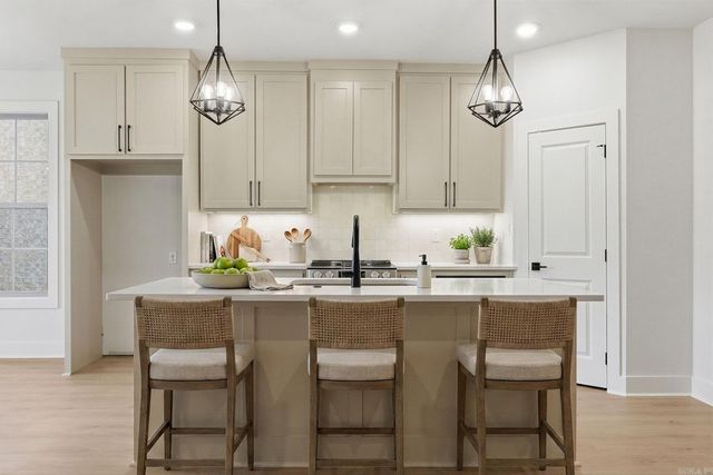 219 Edgewood Circle, Little Rock, AR 72223