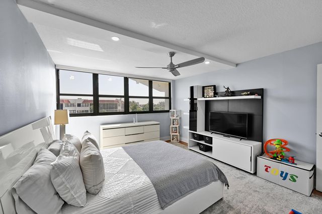 800 Jeffery Street 411, Boca Raton, FL 33487