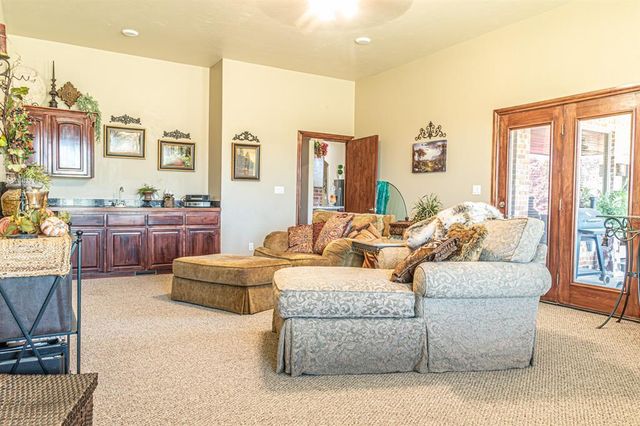 12600 SW 58th Street, Mustang, OK 73064