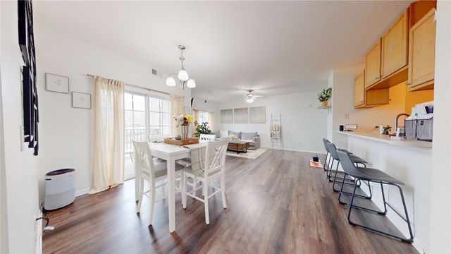 6255 Beechtree Drive 4202, West Des Moines, IA 50266