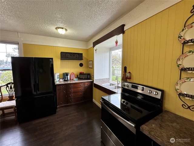 834 E 4th Street, Port Angeles, WA 98362
