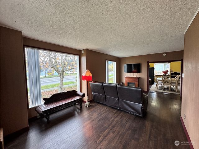 834 E 4th Street, Port Angeles, WA 98362
