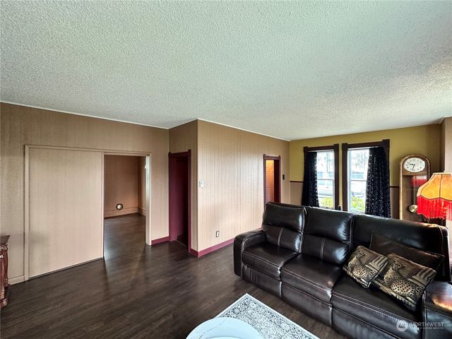 834 E 4th Street, Port Angeles, WA 98362
