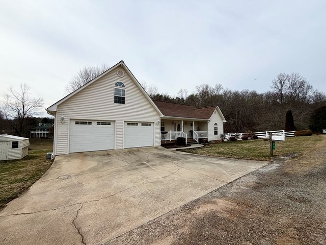 20 Deerbrook, Hayesville, NC 28904