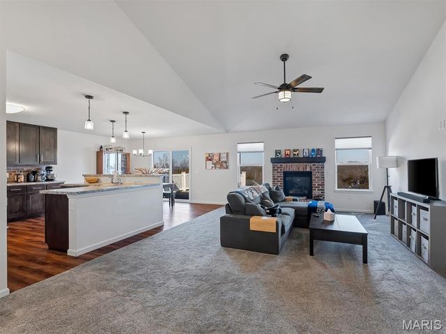 1833 Sunset Ridge, Festus, MO 63028