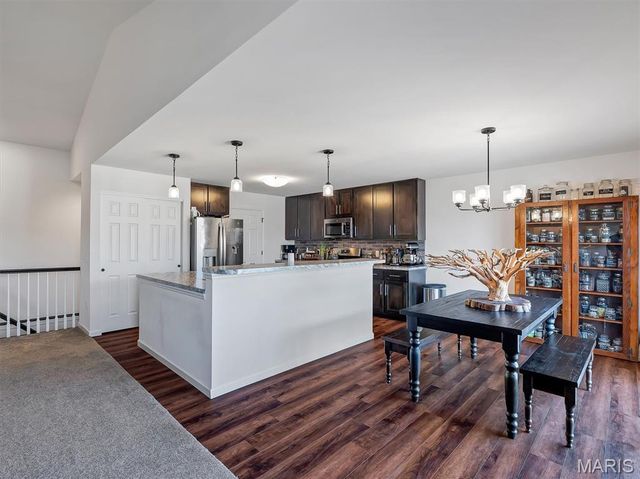 1833 Sunset Ridge, Festus, MO 63028